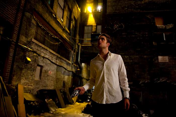 Cosmopolis ή αλλιώς: οι εσωκλεισμένοι της κρίσης