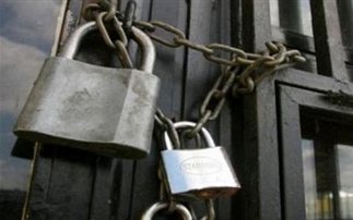 Μας κοροϊδεύουν;