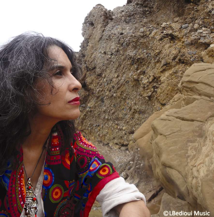 Συνέντευξη με την τραγουδίστρια Lamia Bedioui