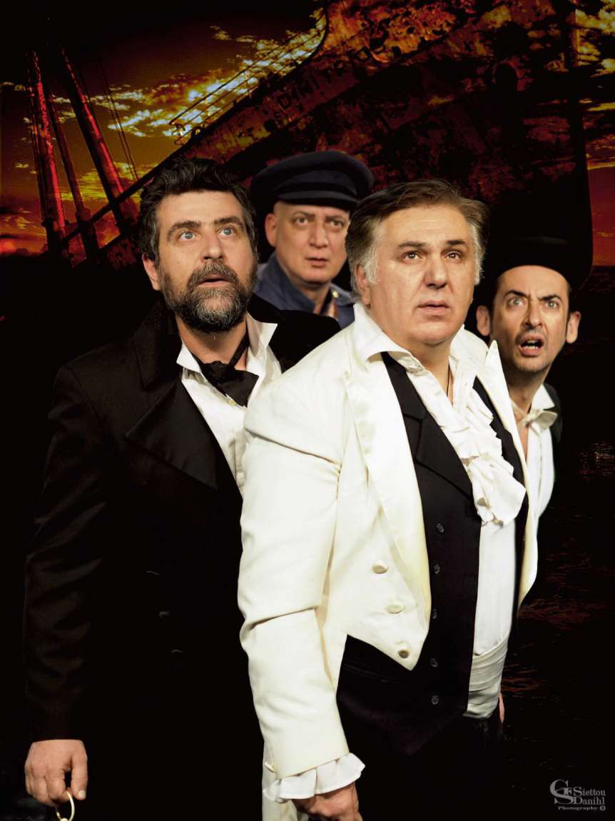 Ένα λιοντάρι Μεσοπέλαγα