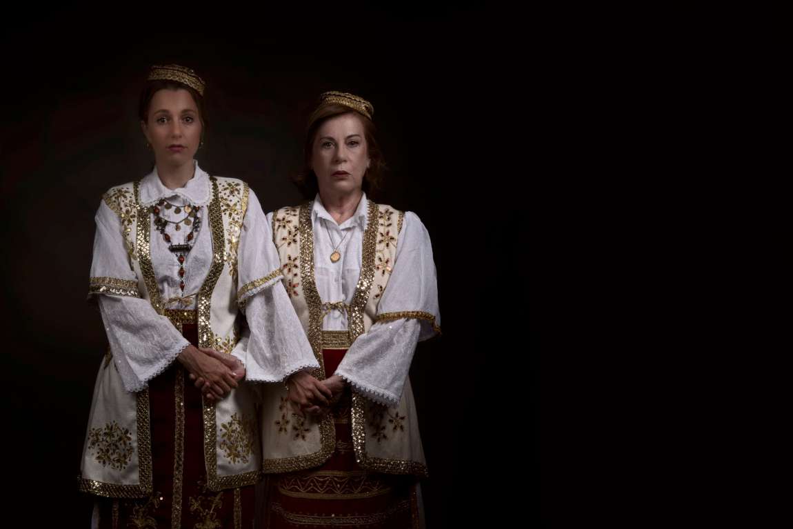 Η Χώρα που ποτέ δεν πεθαίνεις